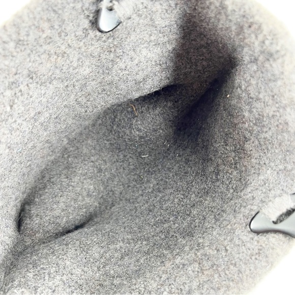 ✅‎ UNBRANDED BOILED WOOL TULIP PURSE WITH LUCITE PLASTIC HANDLES - Picture 3 of 7